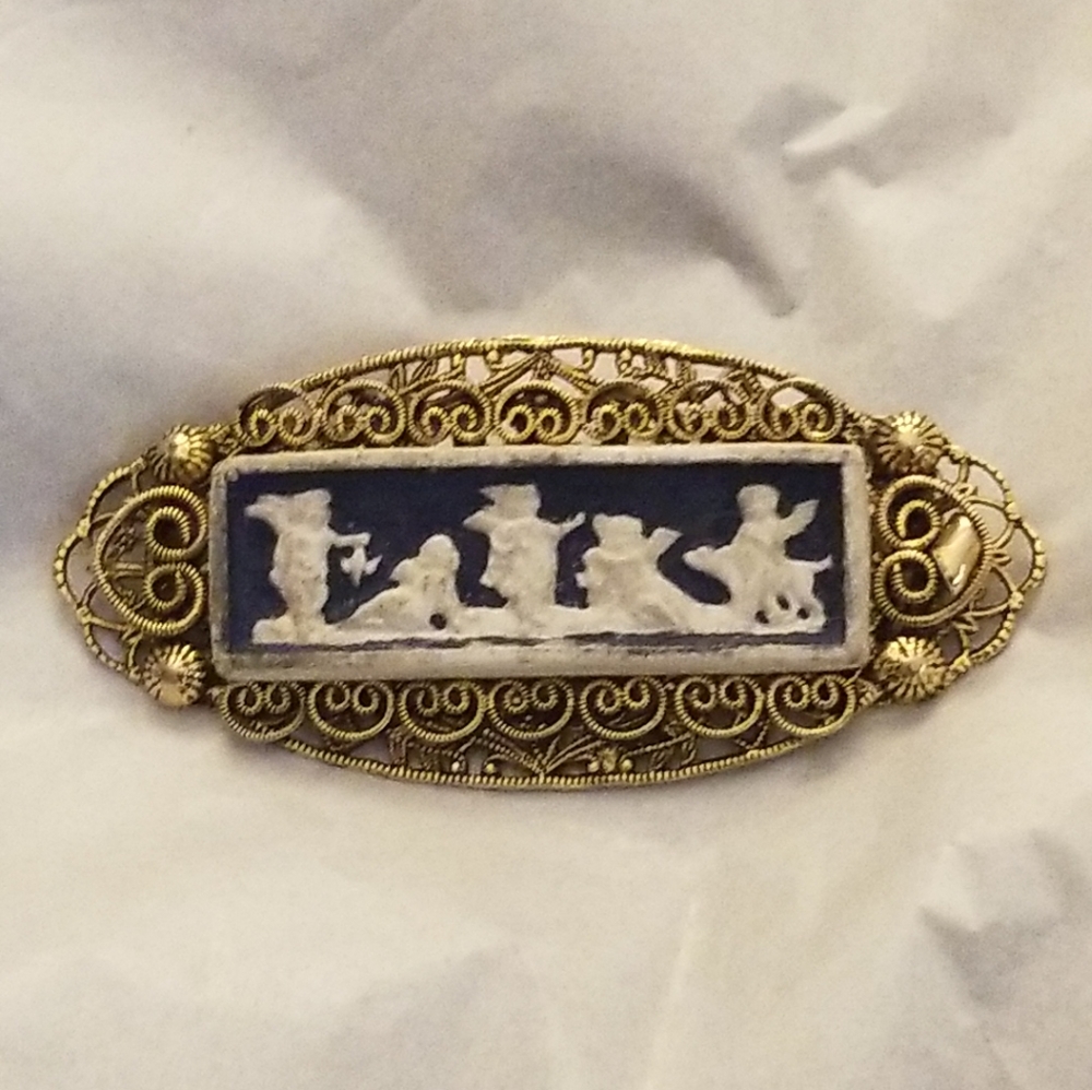 Vintage Wedgwood Style Pin Brooch